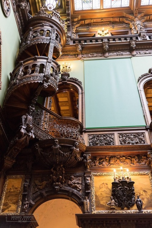 malemalefica:The Valea Peleş Castle (Sinaia,Romania) built between 1873 and 1914. Former summer resi