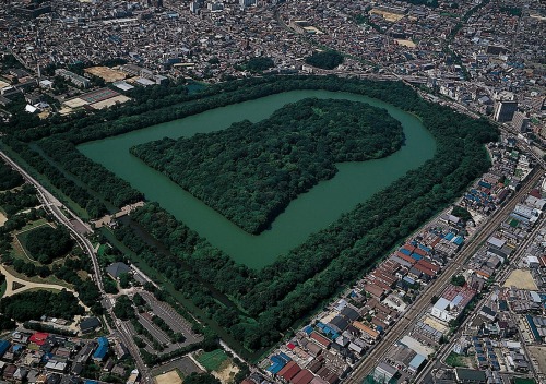 Daisenryo Kofun (Emperor Nintoku&rsquo;s tomb)In Sakai city is a complex of ancient tombs which dese