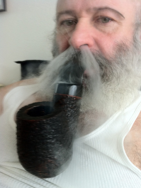 pipedadsf: cigarinhalingbears: Awesome Enormous pipe on that Daddy!
