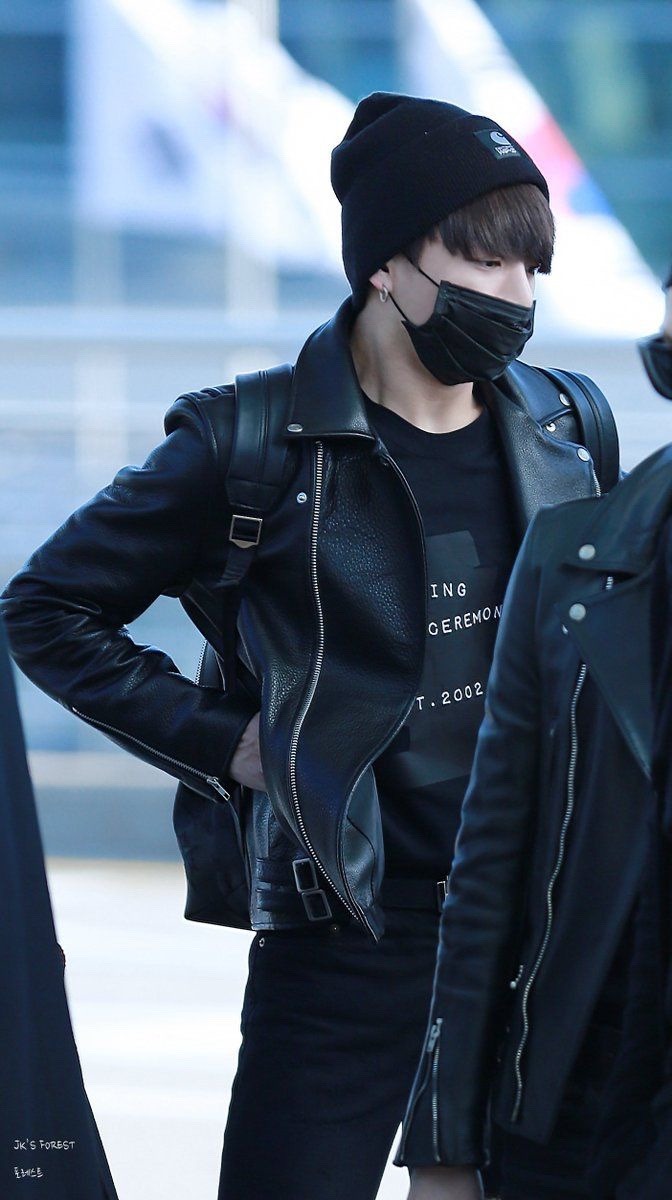 Jungkook in leather jackets 🖤