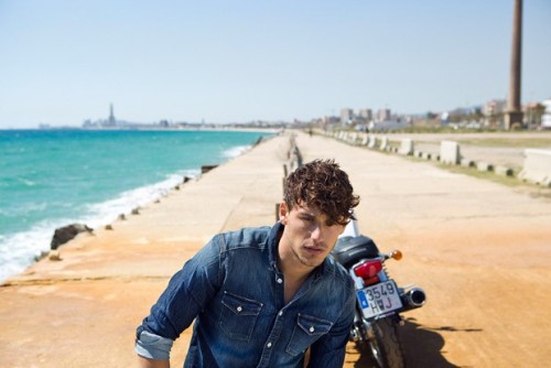 homme–models:  Mariano Ontanon for Men’s Health Spainph. by Edu Garcia 