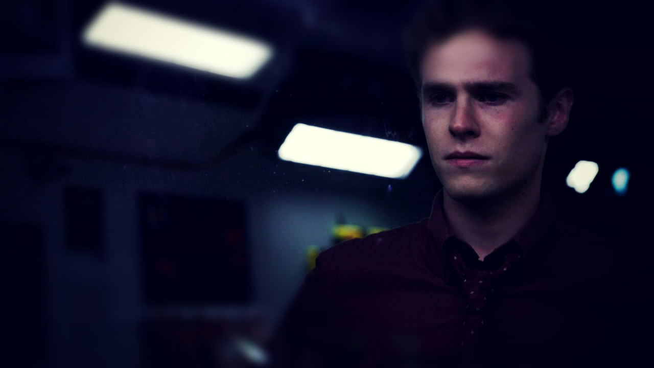 biochem-and-engineering:  Leo Fitz in FZZT [Part 1]  | 1x06