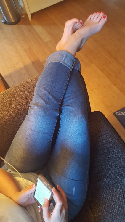 My pretty wifes beautiful candid feet and curves.please comment