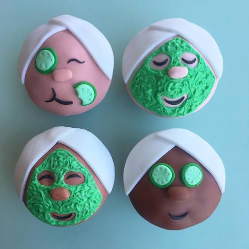 These Spa Day cupcakes are too cute! Made with by @duffscakemixRelax and de-stress with our new swee