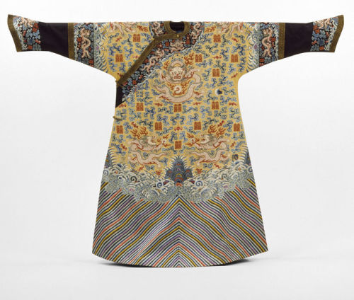 Court RobeQing Dynasty (1800-1911)China V&amp;A MuseumEmbroidered silk with silk and gold t