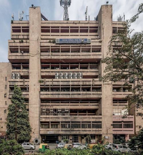 b-a-c-u:Office building, Bhikaji Cama Place,New Delhi, India,built in 1983Architect Raj Rewal© BACU 