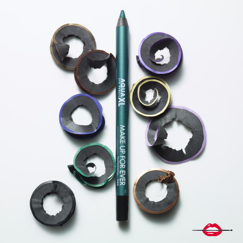 Can’t get enough of the Aqua XL Eye Pencils! #MAKEUPFOREVER #CharliXCX #AQUAXL