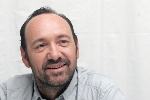 kevinspaceyarchives:  Kevin Spacey answers questions during the Recount photocall at the Four S