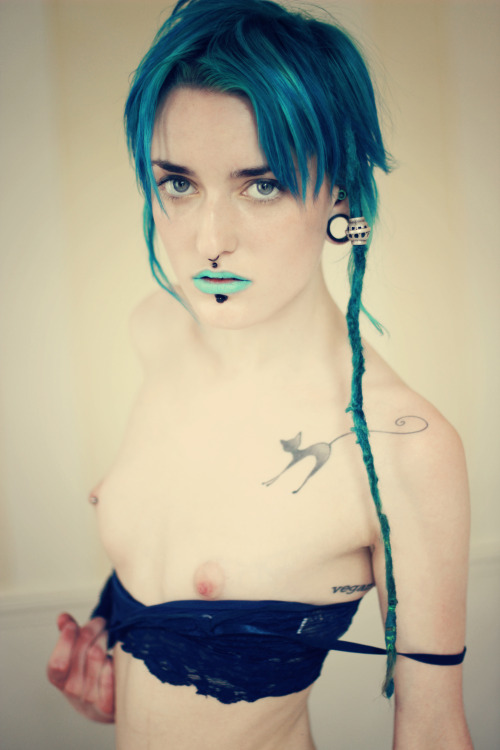 mishamanistmodel:  Photographe : Pix Pixelles. http://www.pixelles.eu