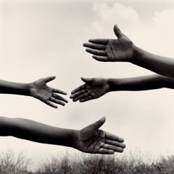 mpdrolet:  Hands, 1991 Keith Carter 