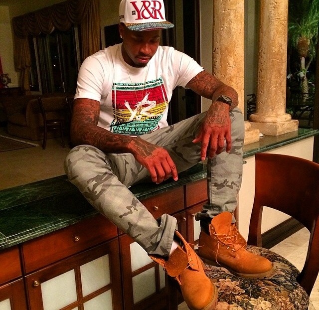 reshawndbrown: niggacrusheveryday:  He look so good! That’s can be bae! ♥️❤️😏