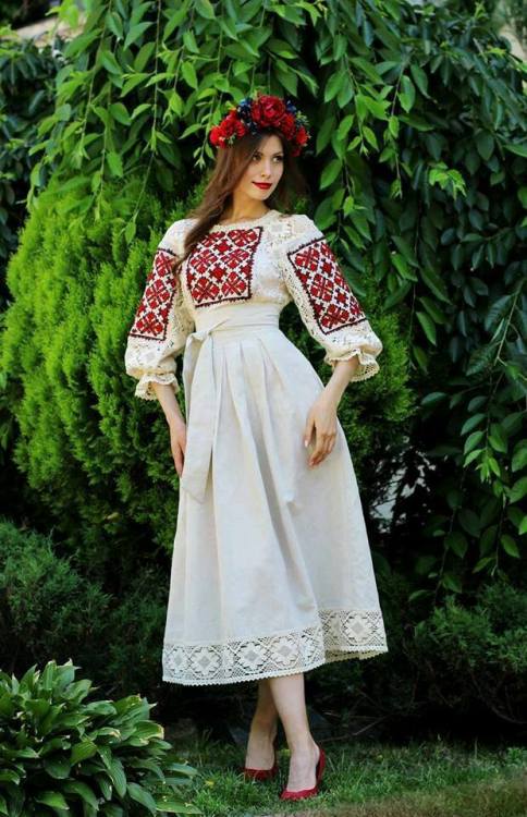 jackviolet:Ukrainian fashion, Синій Льон.Магазин “Синій льон” місто Дніпропетровськ.