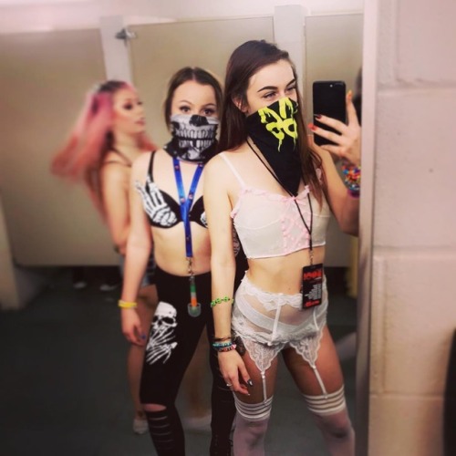 EDM Girls @ lexiifields and jaayb_ (IG).