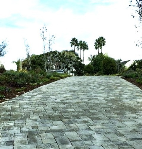 Concrete Pavers Landscape San DiegoInspiration For A Large Traditional Partial Sun Front Yard Concrete
