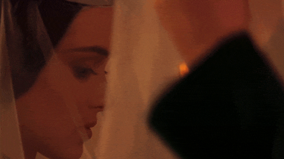 witchyfashion: winonaslaughter: In that scene, Francis [Ford Coppola] used a real Romanian priest. W