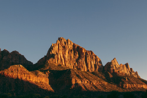 oneyear47nationalparks:  What a great day in Zion. 1. The view from Angels Landing. 2. A couple enjo