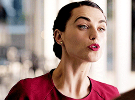 katie-mcgraths:Lena Luthor in season four:♡ episode three