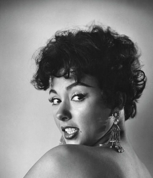 twixnmix:Rita Moreno photographed by Loomis Dean for LIFE magazine, 1954.