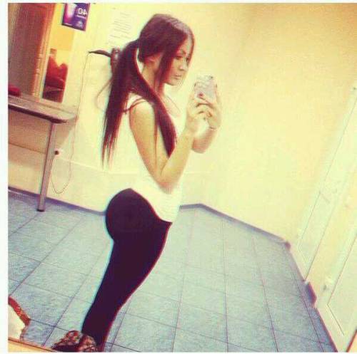 sexyladiesselfies:  Submit to the blog, snapchat, kik or email. Snapchat & kik: sexyladyselfs  Email: sexyladyselfs@yahoo.com Twitter: @sexysnapladies