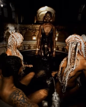 devon-aoki:  Alek Wek in Busta Rhymes’ Put Your Hands Where My Eyes Could Seedir.