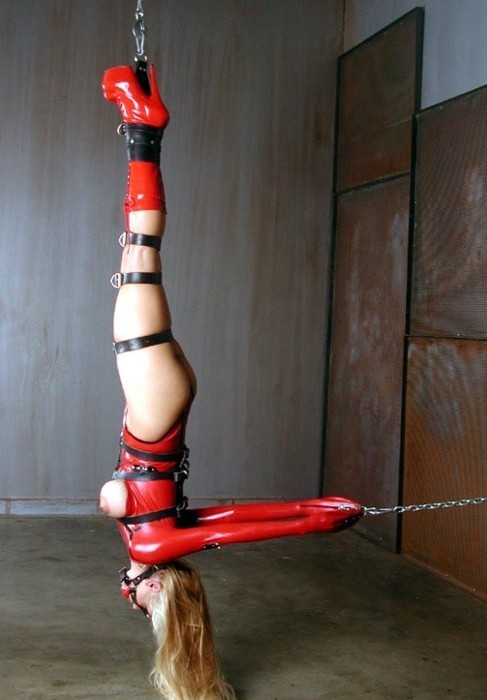 omgbondagegirl:  Hot Bondage Girls 