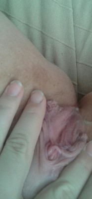 allthoselovelyimperfections:  Super wet and smooth :&gt;  mmm delicious ;)