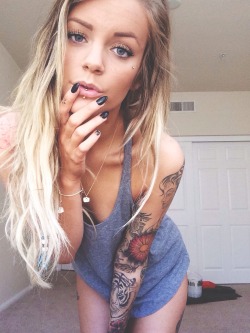 sextattoosdrugs:  instagram: @kmwtw 