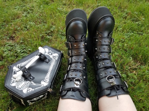 shutendoujiwriting: My new Demonias came in today! Purse from Kreepsville666