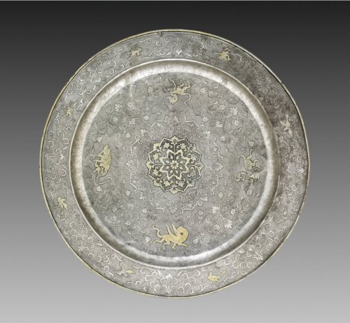 Footed Platter with Design of Mythical Beasts amid Grapevines, 700s, Cleveland Museum of Art: Chines