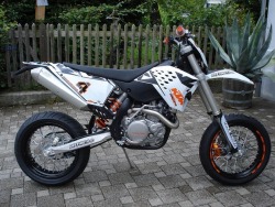 yorkstmoto:KTM EXC Street Moto