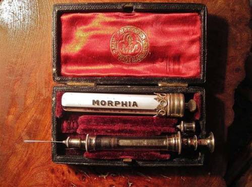 coolthingoftheday: A morphine vial complete with syringe from the Victorian era.