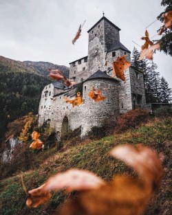 peachstateprincess:via | Burg Castel Taufers by blackmountain__