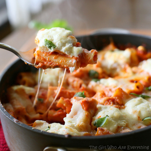 in-my-mouth:  Skillet Baked Ziti 
