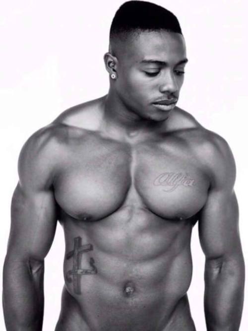 seeker310:    Kings  Powerful  Hot & Good looking!! Follow my Bros blogs. Reblog     Mm?