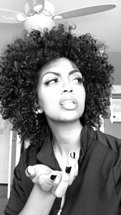 dopest-ethiopian:Who said you could touch my hair?