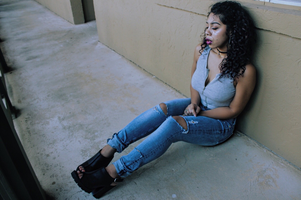 fuckyeahblackbeauties:  Black women come in different colors and shapes. We are multidimensional.