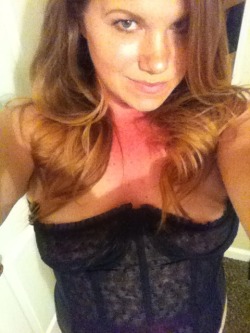 Honeybunnyface:  Time To Dress Up!