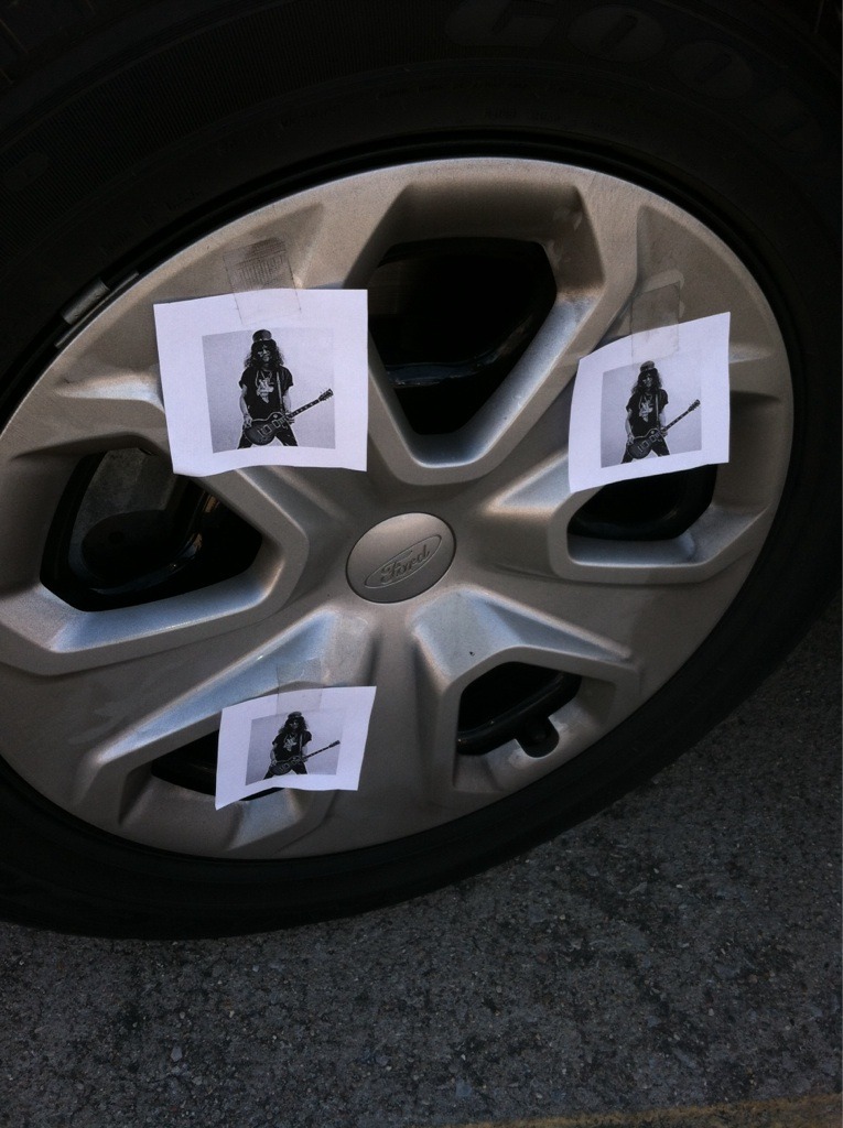 failnation:  My buddy ran to his car so fast when I told him someone “slashed”