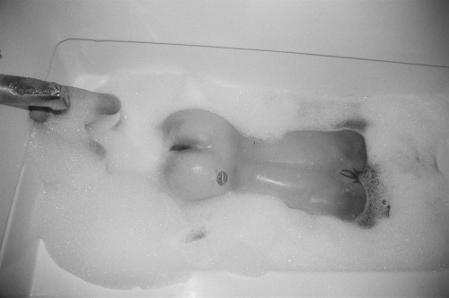 americasfinestkids:  I think Dylan enjoyed this time in the bubble bath… frame #4,8,9,10,11,12  San Diego, California (2015)