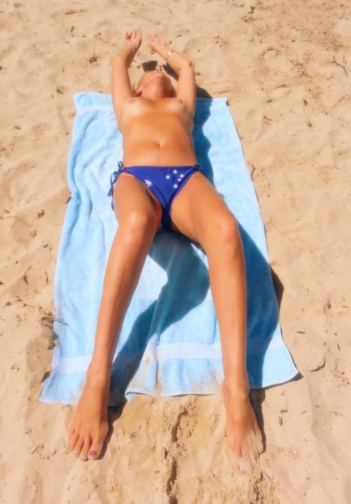 dpleo:  just catching the last of the warm rays of Summer.  My favourite season is Autumn but I