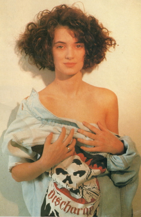 waltzinginblue: Winona Ryder, 1989
