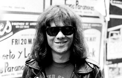 youngdumbandfulloftums:RIP Tommy Ramone. 