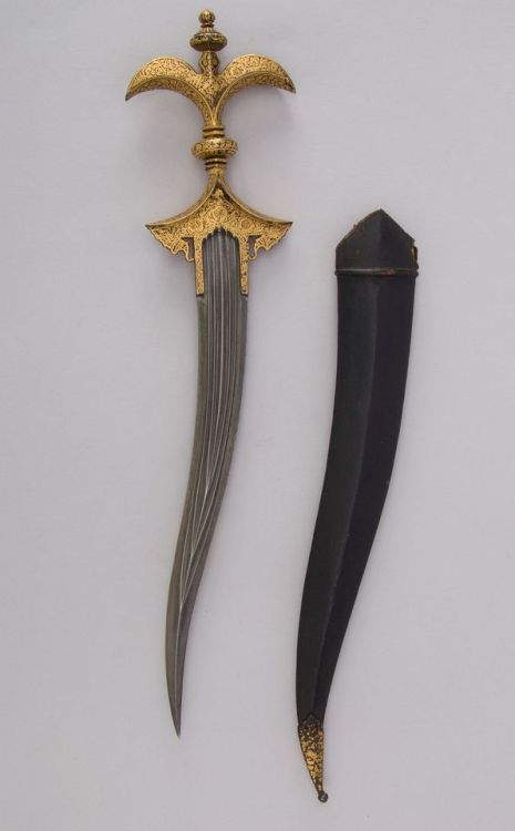 art-of-swords:Chilanum Dagger with SheathDated: 18th centuryCulture: IndianMedium: Iron, gold, leath