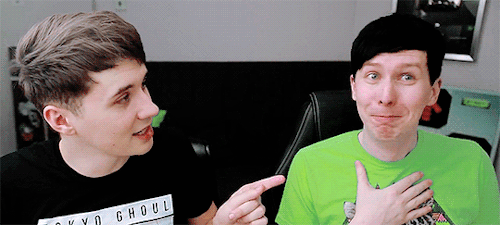 howelles:phan gifs [ 21/? ]