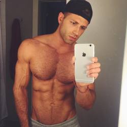 raimondomark:  *quickly runs home from the gym to snap a selfie with obnoxiously large phone* 