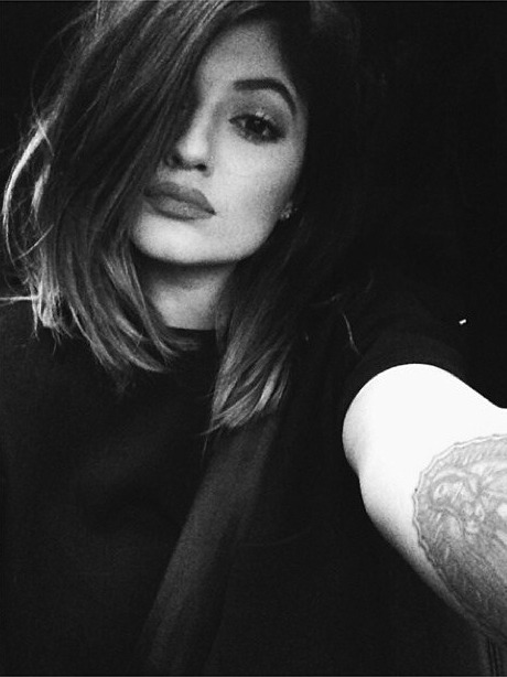kylie-daily:  Ky: “&amp;&amp;youz a hoe” 