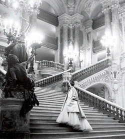 wehadfacesthen:  Tulle ball gown by Christian Dior on the grand staircase at the Paris Opera, 1948, a photo by Clifford Coffin 