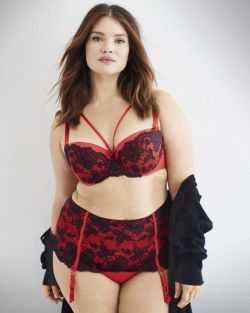 sweet-lynn:  Lingerie grande taille pour la Saint Valentin 2017 