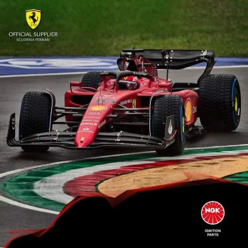 Oggi si sono svolte le prove libere del Gran Premio dell'Emilia Romagna 2022! NGK SPARK PLUG è orgogliosa di essere sempre a fianco del suo partner Scuderia Ferrari #ngkntk #ngktechnicalpartner #essereferrari #charles15 #carlos55...