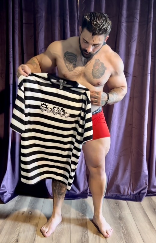 Damn The Size Of Those Thighs